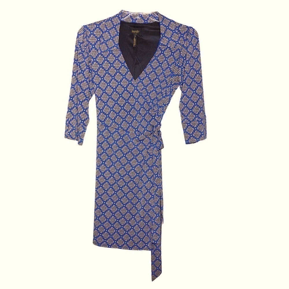 NEW - LAUNDRY BY SHELLI SEGAL Blue, Tan & White Side Tie Wrap Dress Size Medium